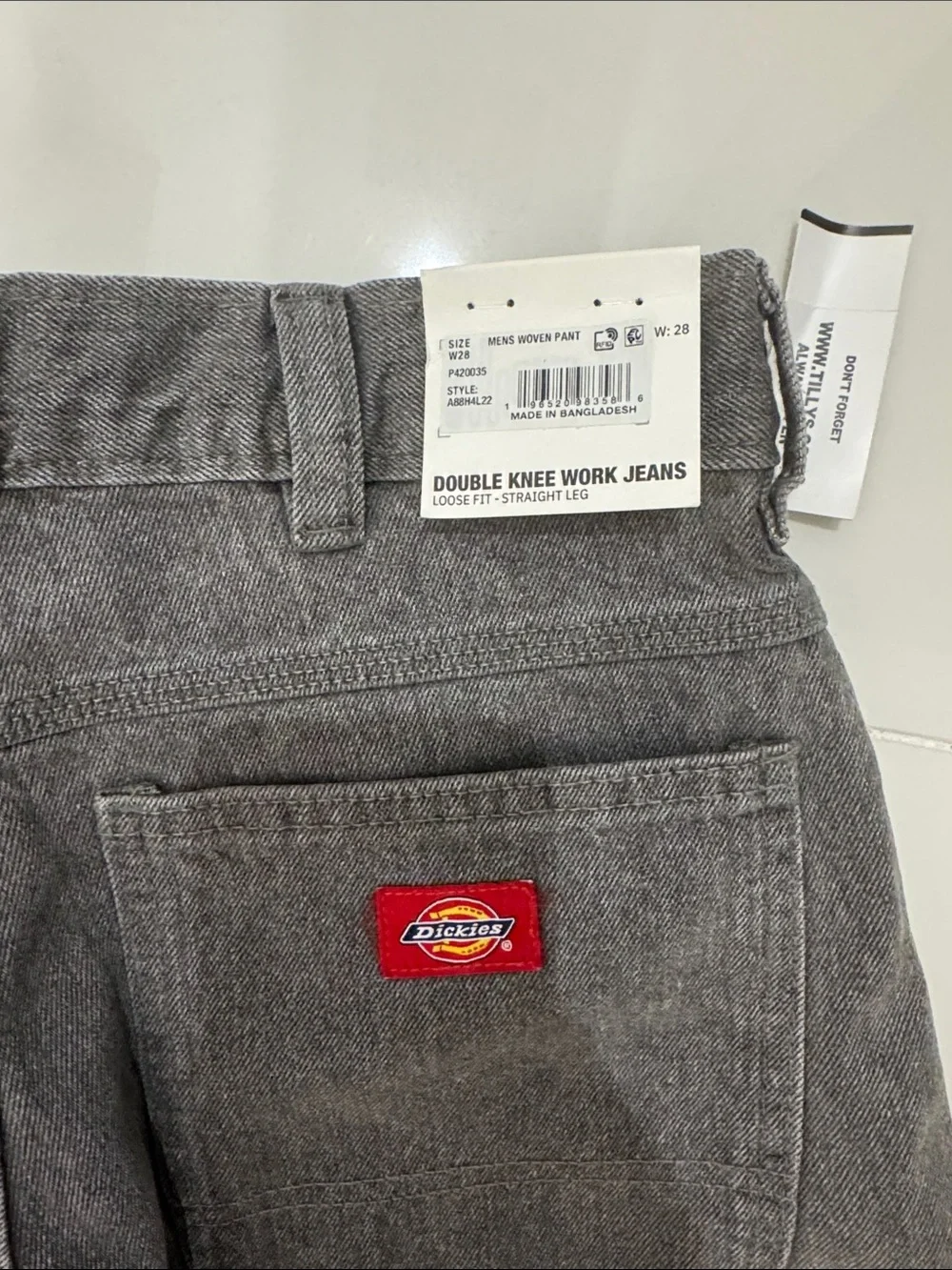 Dickies Men’s Charcoal Relaxed Wide-Leg Jeans with Red Logo Patch